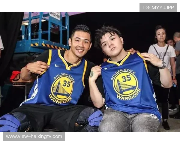 足球球星脏脏辫背后的传奇故事与赛场表现分析